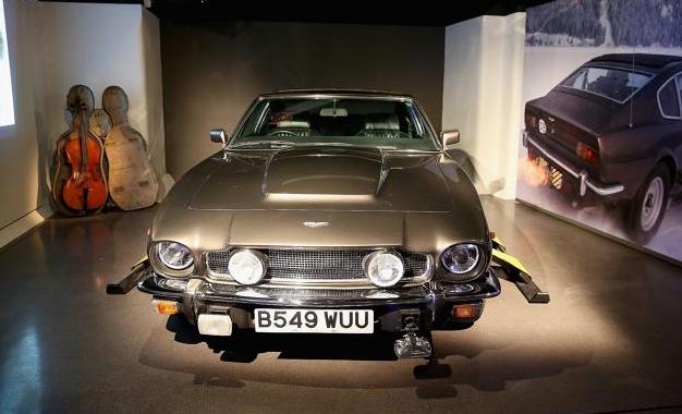 Londoner Ausstellung „Bond in Motion“ zeigt James Bond Autos und technische Spielereien
