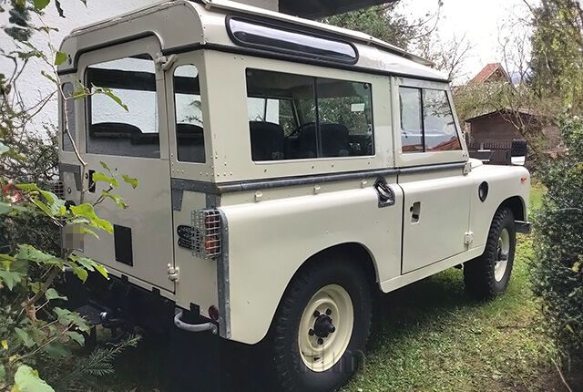 Oldtimer Land Rover 88 Serie lll zum Mieten