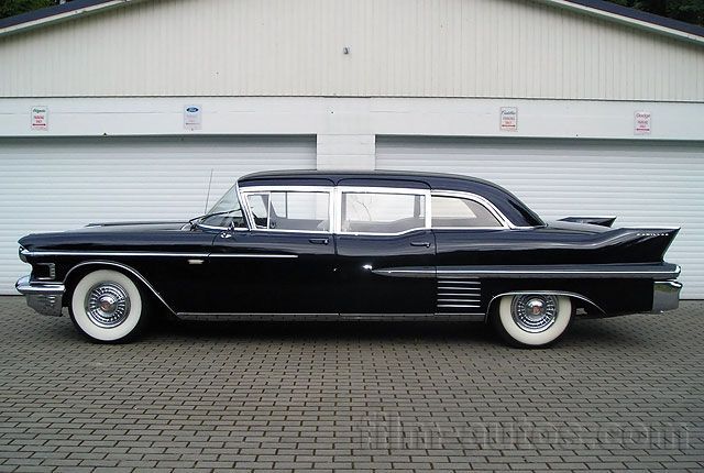 Oldtimer Cadillac Fleetwood 75 Series zum Mieten