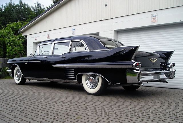 Oldtimer Cadillac Fleetwood 75 Series zum Mieten