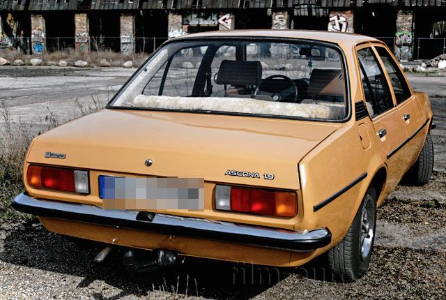 Oldtimer Opel Ascona B von 1978 mieten - 6689 | film-autos.com