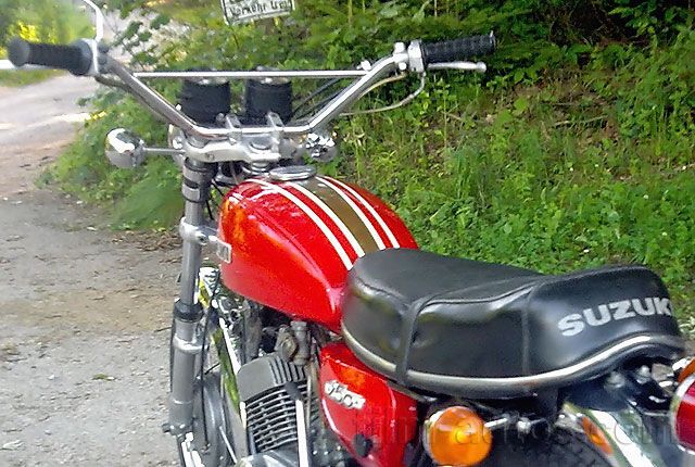 Oldtimer Suzuki T 250 zum Mieten
