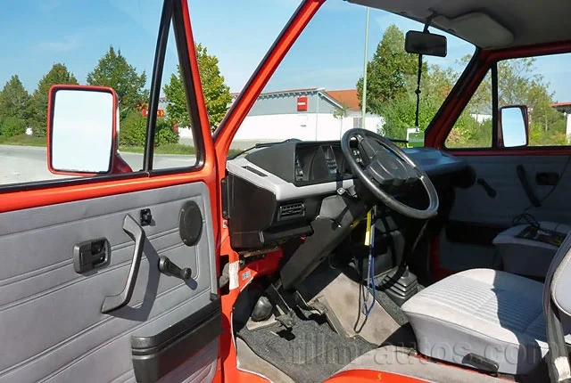 thumbnail image 2 of VW T3 Bus Repair Manual - Reparaturanleitung Für Bulli Van 1982-1990 (German) 2 of 4