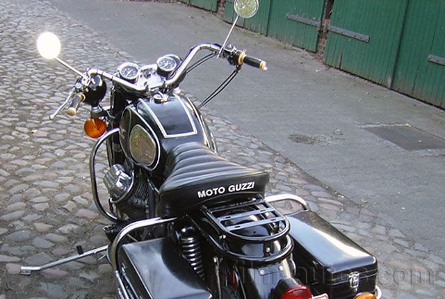 Oldtimer Moto Guzzi V7 850 Eldorado zum Mieten