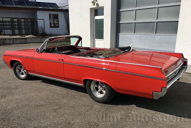 Oldtimer Oldsmobile Super 88 zum Mieten