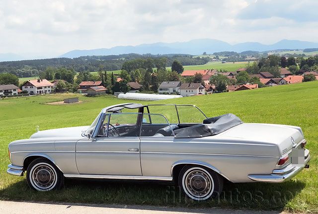 Oldtimer Mercedes-Benz W 111 Cabriolet 300 SE zum Mieten