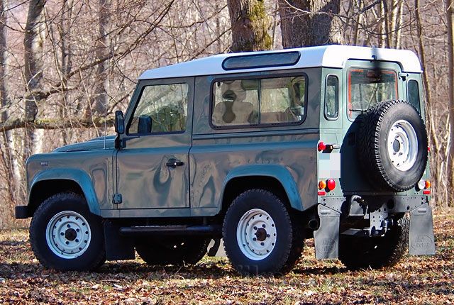 Oldtimer Land Rover Defender 90 zum Mieten
