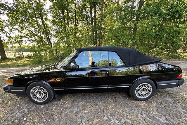 Oldtimer Saab 900 Turbo zum Mieten