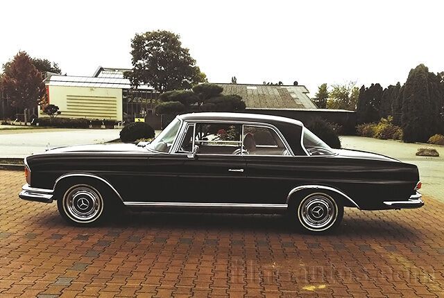 Oldtimer Mercedes-Benz 280 SEC 3,5 W 111 zum Mieten