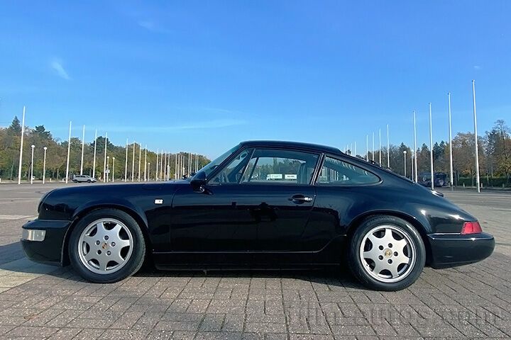 Oldtimer Porsche 911 Baureihe 964 Carrera 4 zum Mieten