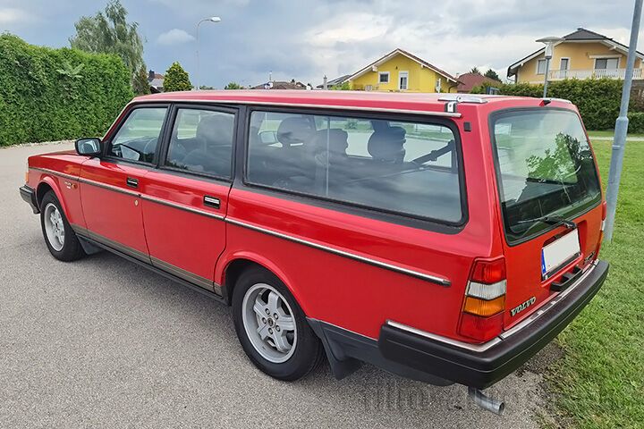 Oldtimer Volvo 240 GL zum Mieten