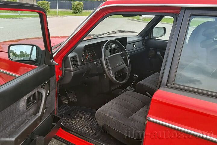 Oldtimer Volvo 240 GL zum Mieten