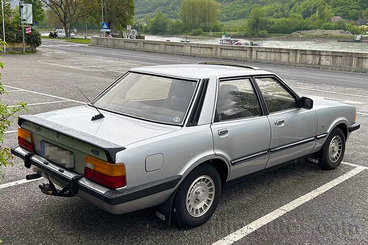 Oldtimer Ford Taunus TC V6 2.0 Ghia zum Mieten