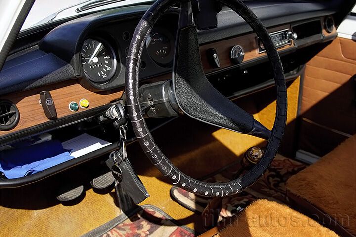 Oldtimer Wartburg 353 Deluxe zum Mieten