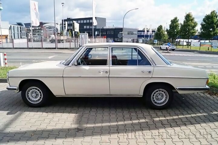 Oldtimer Mercedes-Benz W114 /8 zum Mieten