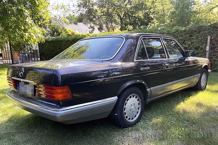 Oldtimer Mercedes-Benz 260 SE W126 zum Mieten