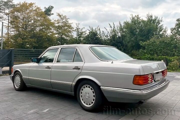 Oldtimer Mercedes-Benz 300 SE W126 zum Mieten