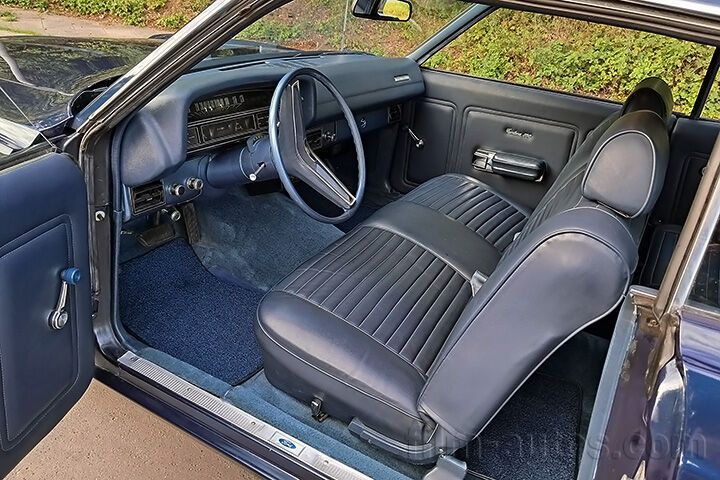 Oldtimer Ford Fairlane 500 MK6 zum Mieten