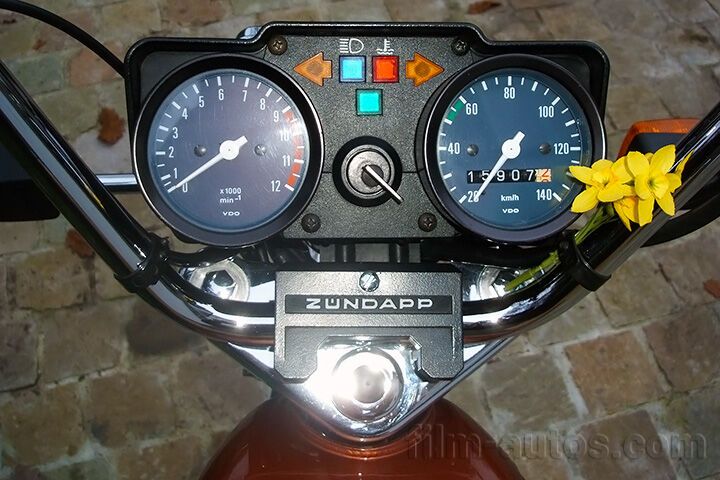 Oldtimer Zündapp KS 80 Touring zum Mieten