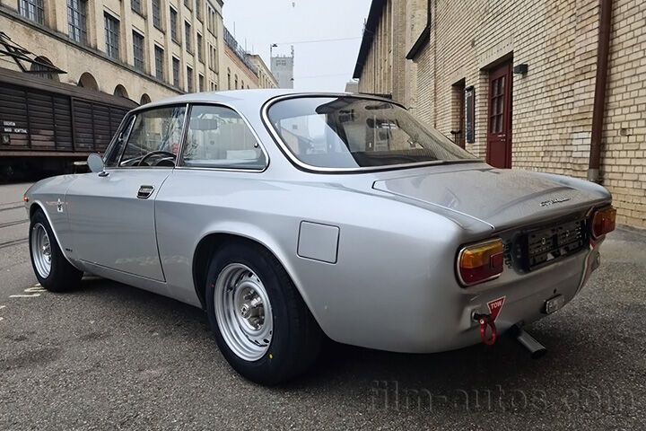Oldtimer Alfa-Romeo GT 1600 Junior zum Mieten