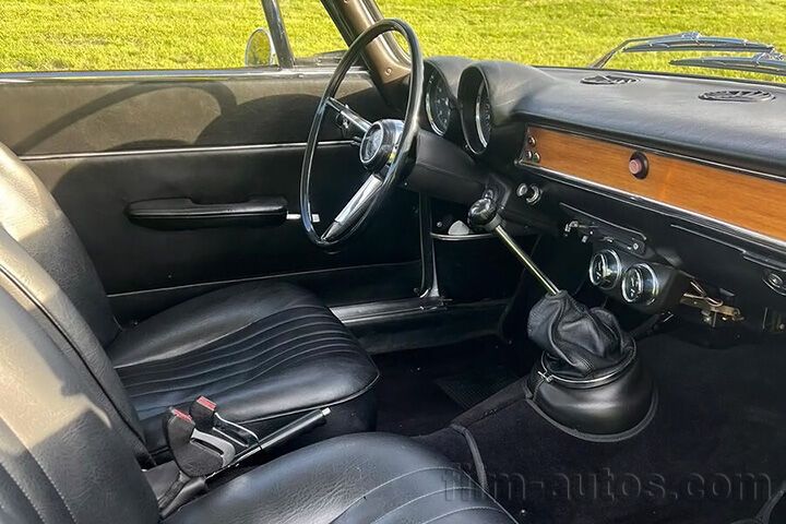 Oldtimer Alfa-Romeo GT 1600 Junior zum Mieten