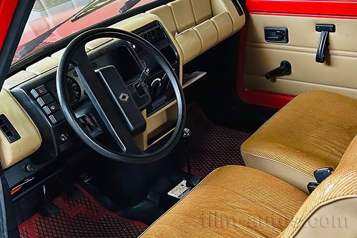 Oldtimer Renault R5 L zum Mieten