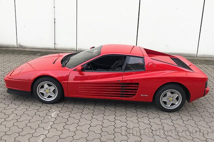 Oldtimer Ferrari Testarossa zum Mieten