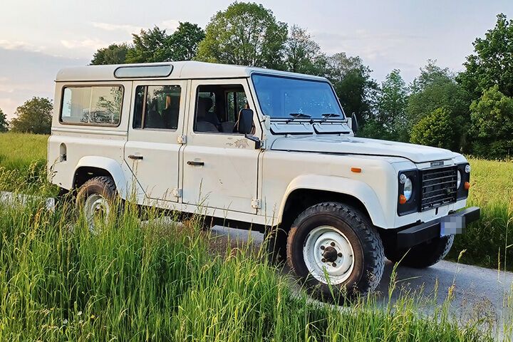 Land Rover Defender 110 County V8 Oldtimer