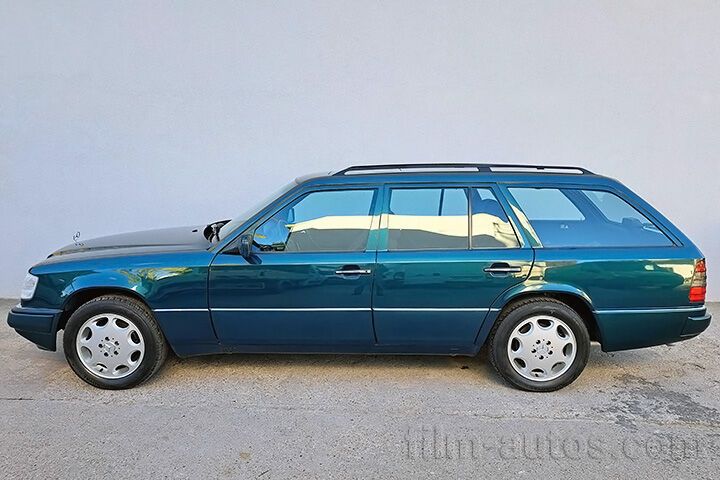 Oldtimer Mercedes-Benz 250 TD W124 S124 Kombi zum Mieten