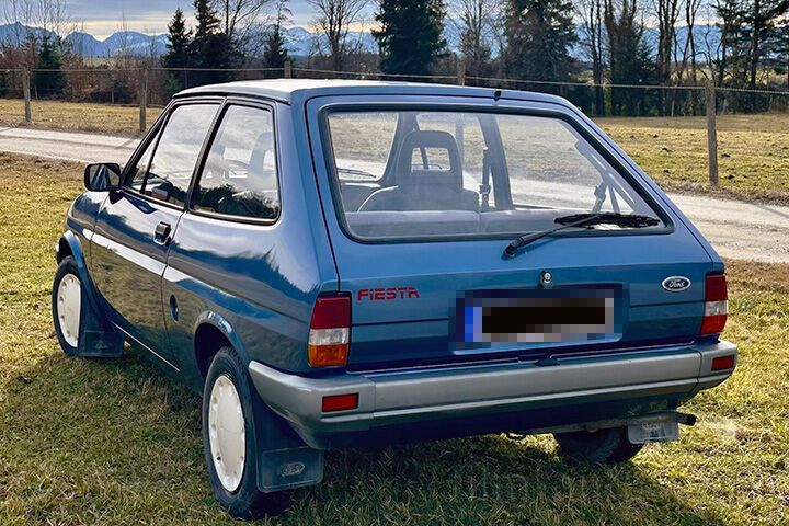 Oldtimer Ford Fiesta zum Mieten