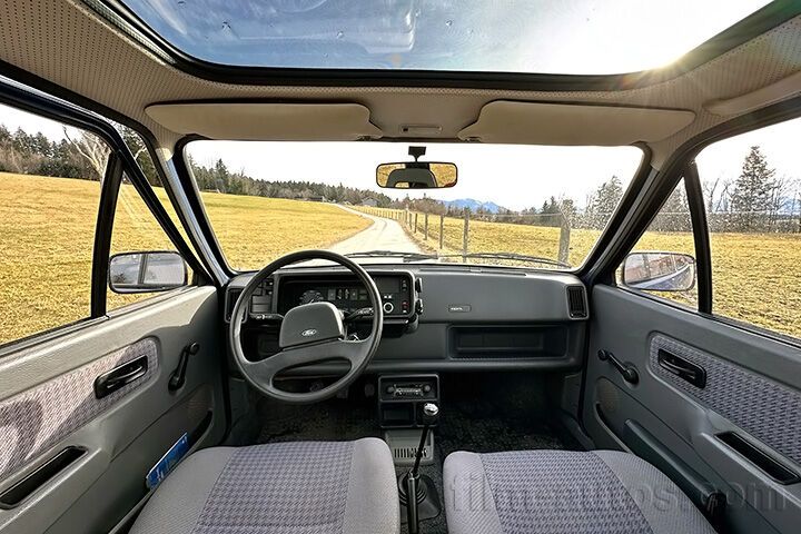 Oldtimer Ford Fiesta zum Mieten