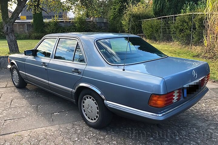Oldtimer Mercedes-Benz 300 SE W126 zum Mieten