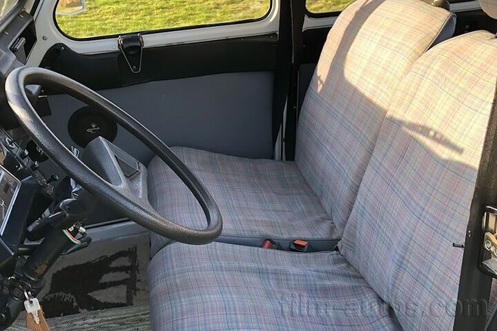 Oldtimer Citroen 2CV Ente zum Mieten