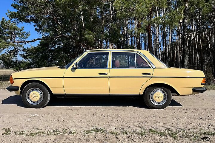 Oldtimer Mercedes-Benz W123 250 zum Mieten