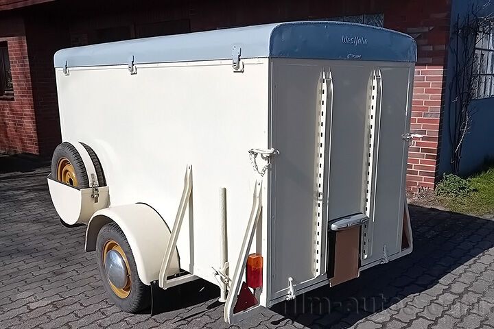 Westfalia Geschlossener Kastenanhänger (ehem. Rot-Kreuz)