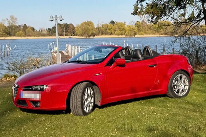 Youngtimer Alfa Romeo Spider 939 zum Mieten