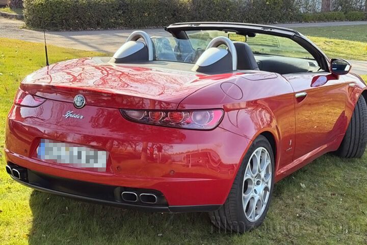 Youngtimer Alfa Romeo Spider 939 zum Mieten