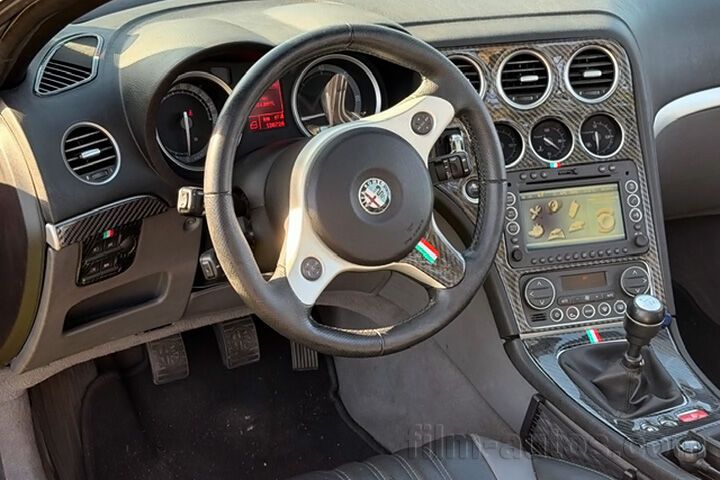 Youngtimer Alfa Romeo Spider 939 zum Mieten