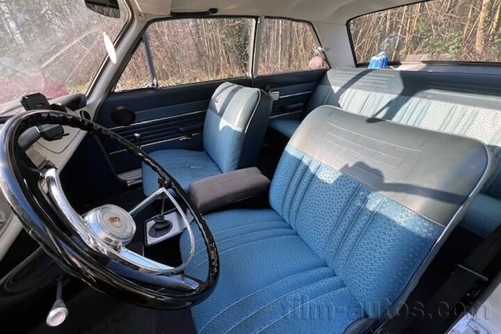 Oldtimer Ford Taunus 20M (P5) zum Mieten