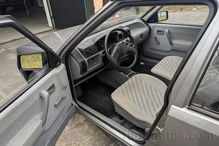 Oldtimer Opel Corsa A zum Mieten