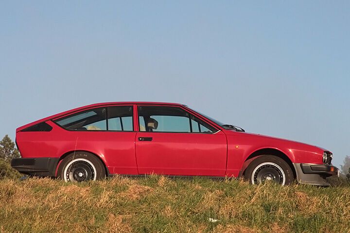 Oldtimer Alfa Romeo Alfetta GTV 2.0 zum Mieten