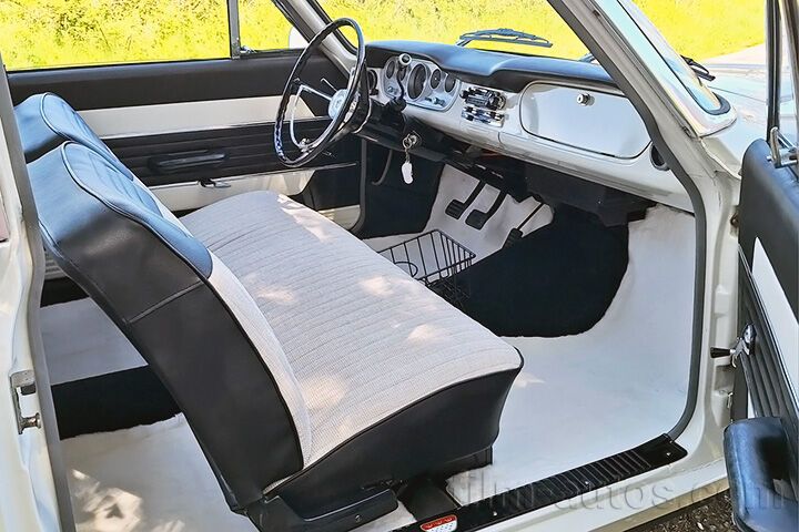 Oldtimer Ford Taunus 17m p5 zum Mieten