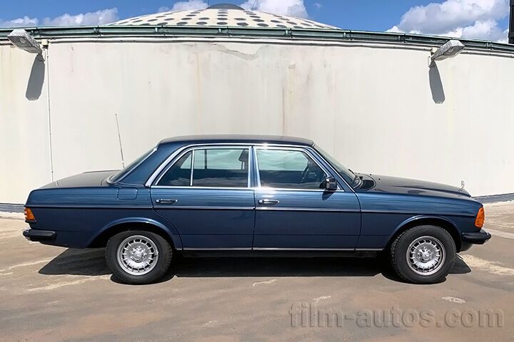 Oldtimer Mercedes-Benz 230 E W123 zum Mieten