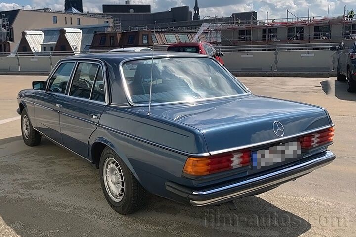 Oldtimer Mercedes-Benz 230 E W123 zum Mieten