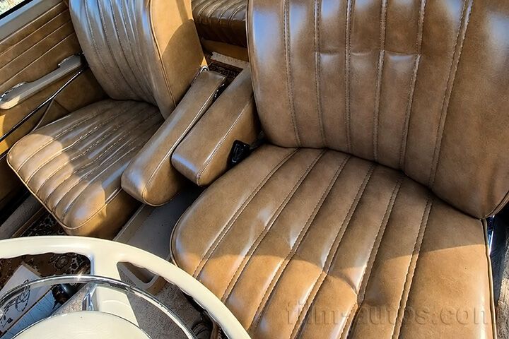 Oldtimer Mercedes-Benz S-Klasse  280 S W 108 Automatik zum Mieten