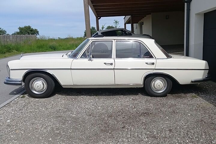 Oldtimer Mercedes-Benz 250S W 111 zum Mieten
