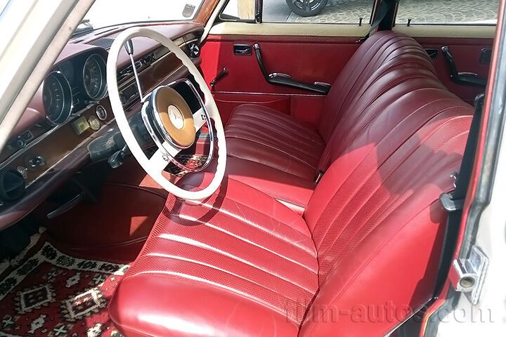 Oldtimer Mercedes-Benz 250S W 111 zum Mieten