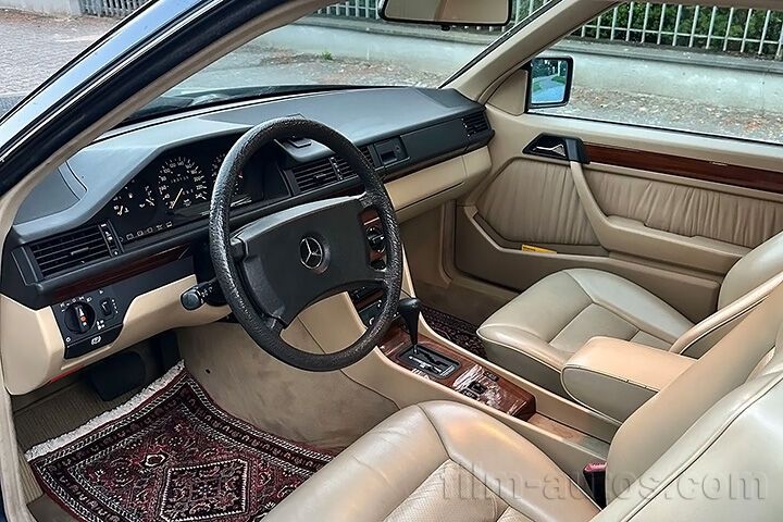 Oldtimer Mercedes-Benz 300 CE W 124 zum Mieten