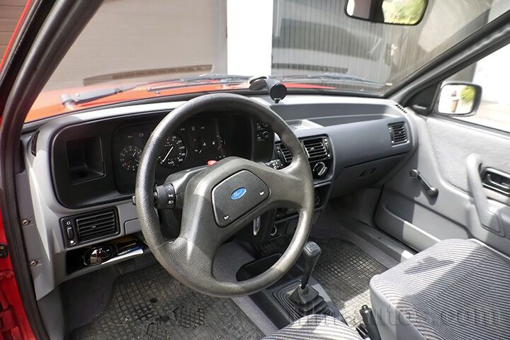 Oldtimer Ford Orion 1.6 D CL zum Mieten