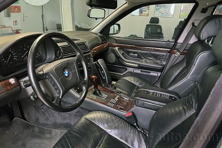 Oldtimer BMW E38 750 iL High Security zum Mieten